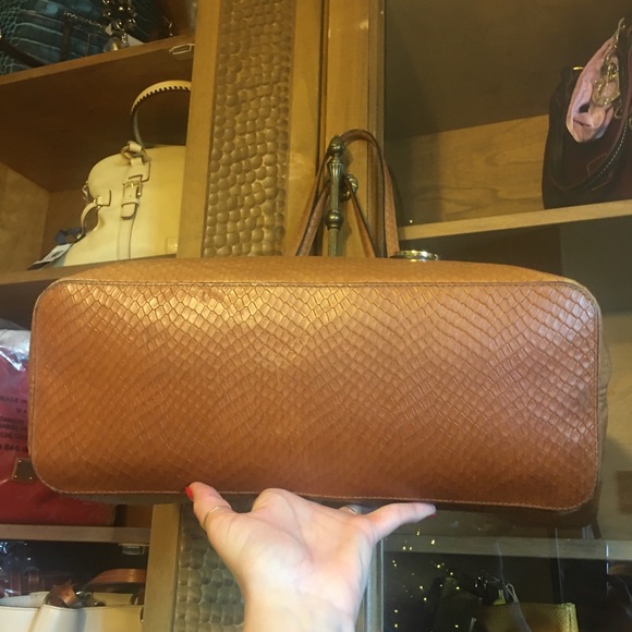 Michael Kors large leather tote in faux snake skin - Picture 7 of 12